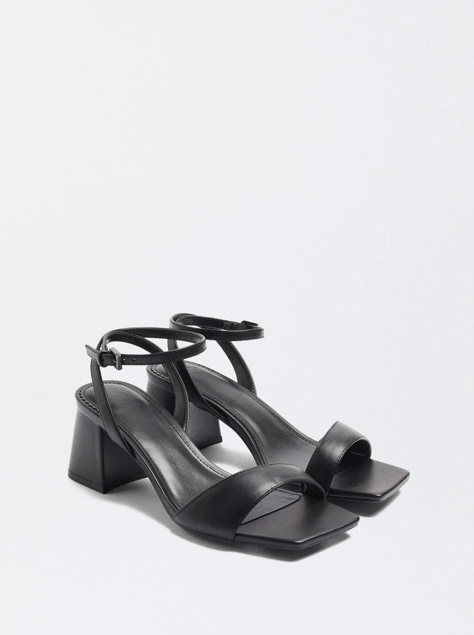 PARFOIS Raffinierter Modeschmuck|Lange Halsketten>Absatzsandalen Mit Knöchelriemchen Schwarz