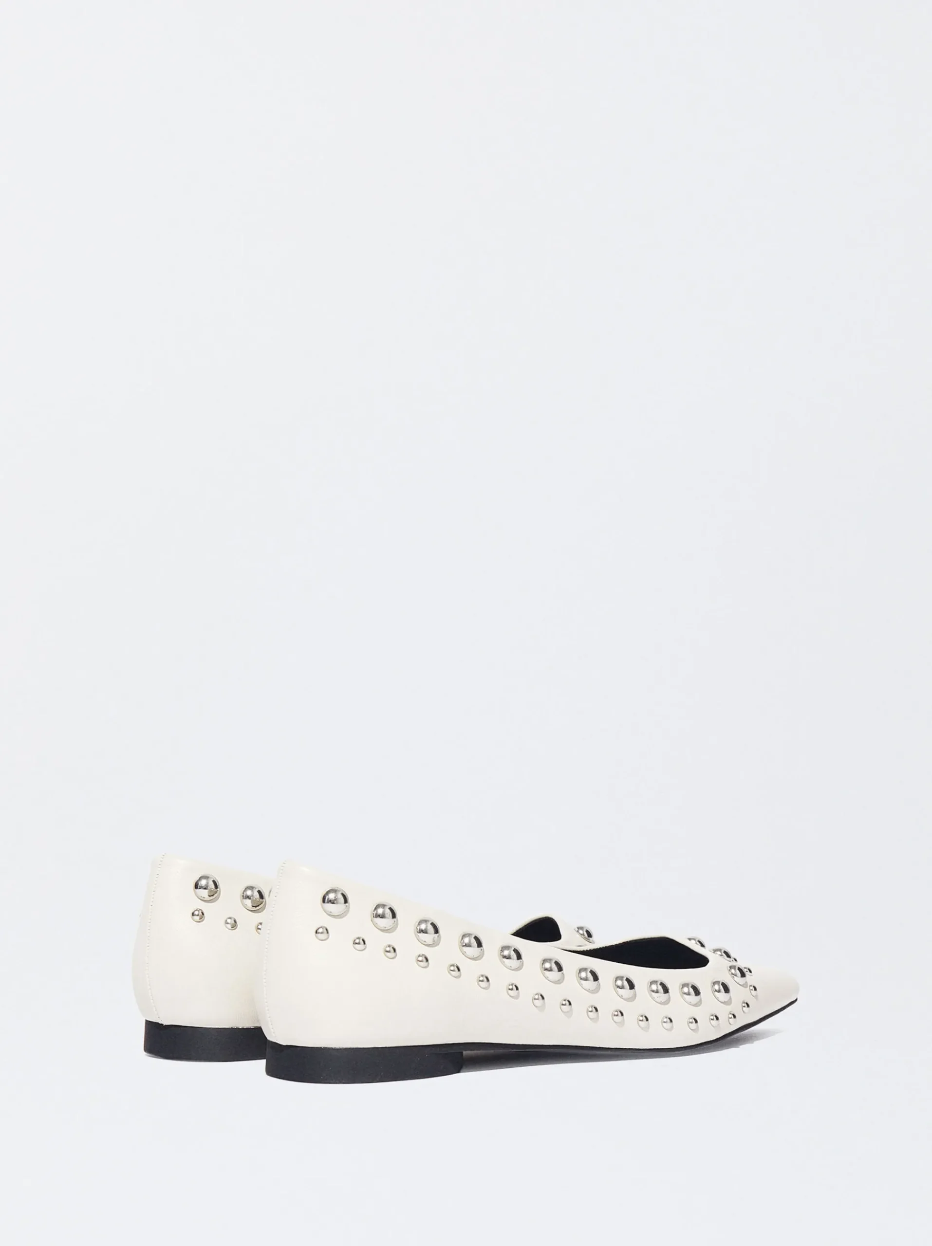 PARFOIS Raffinierter Modeschmuck|Kurze Ohrringe>Ballerina Mit Metallnieten Weib