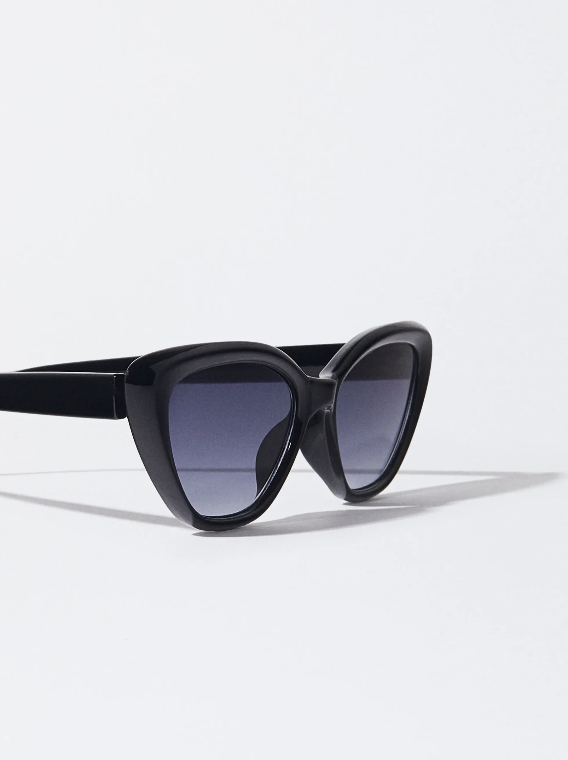 PARFOIS Klammer>Cat-Eye Sonnenbrille Schwarz