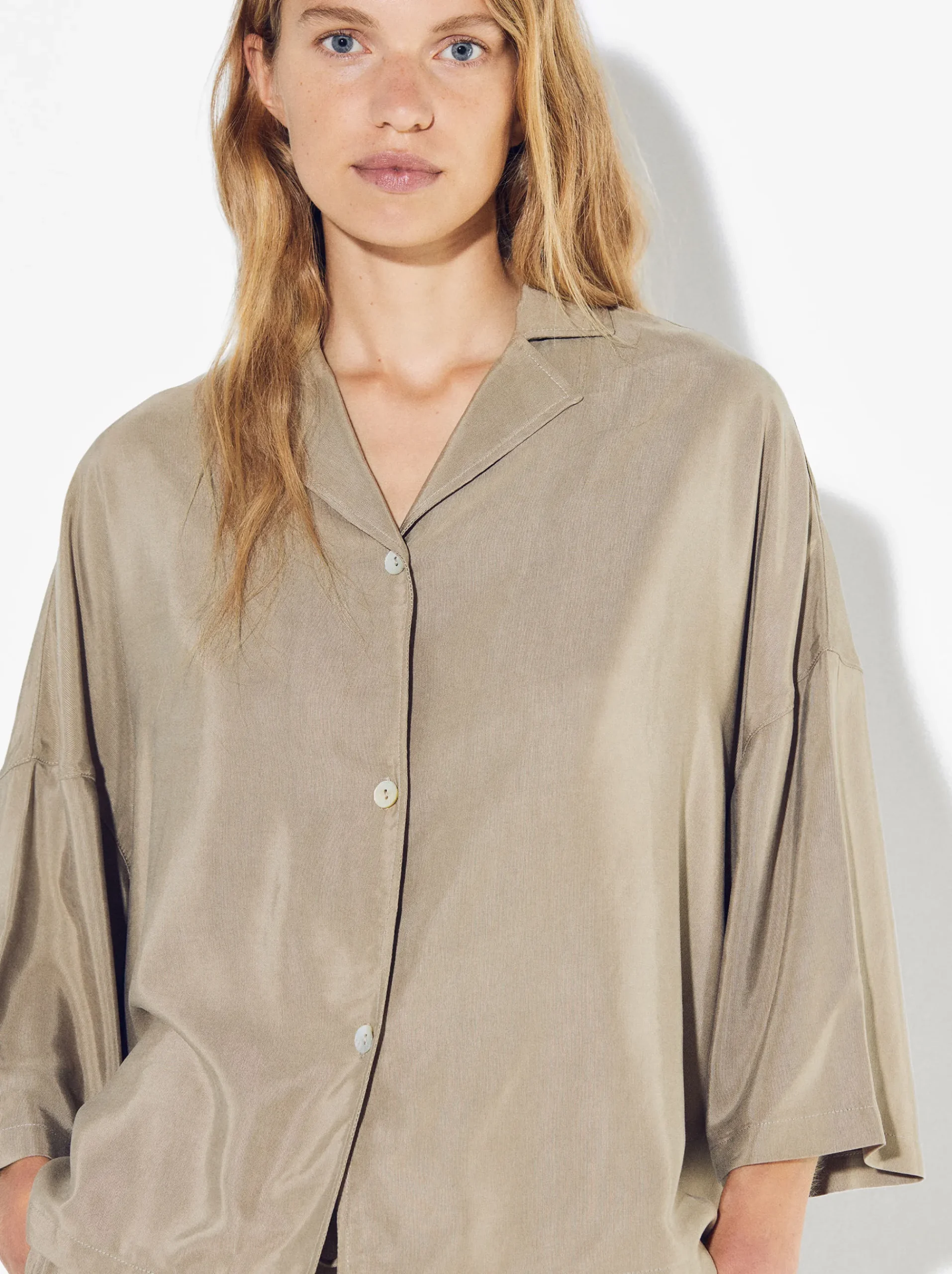 PARFOIS Lange Halsketten>Cupro-Hemd Mit Knöpfen Beige