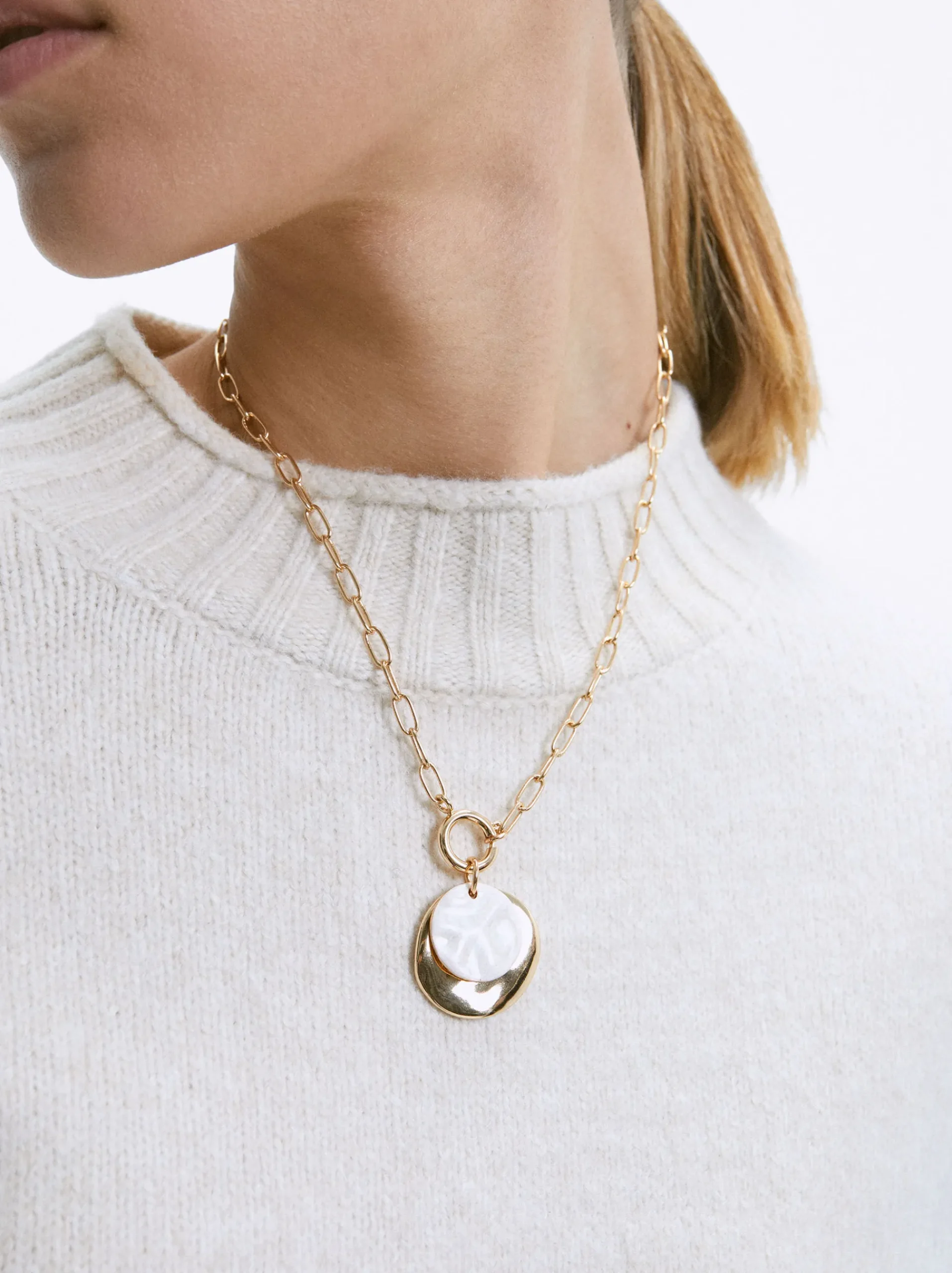 PARFOIS Kurze Ohrringe|Hoop-Ohrringe>Goldener Halskette Mit Anhänger Beige