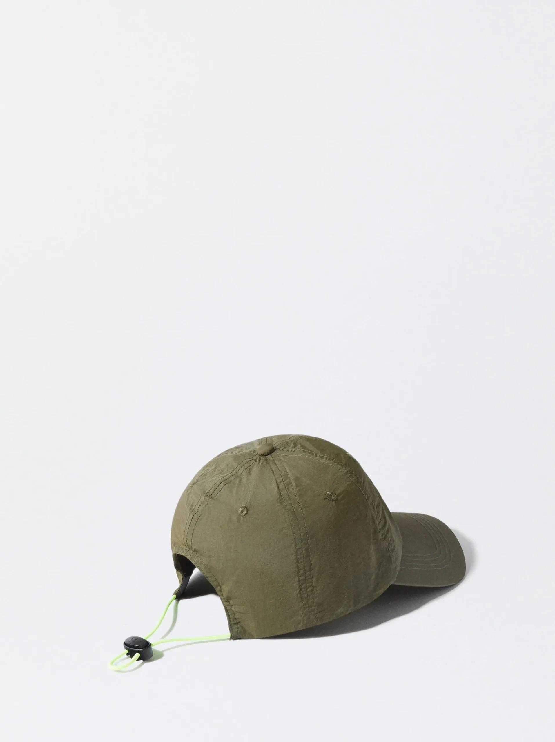 PARFOIS Strohhüte>Hut Aus Recyceltem Nylon Mit Kordelzug Khaki