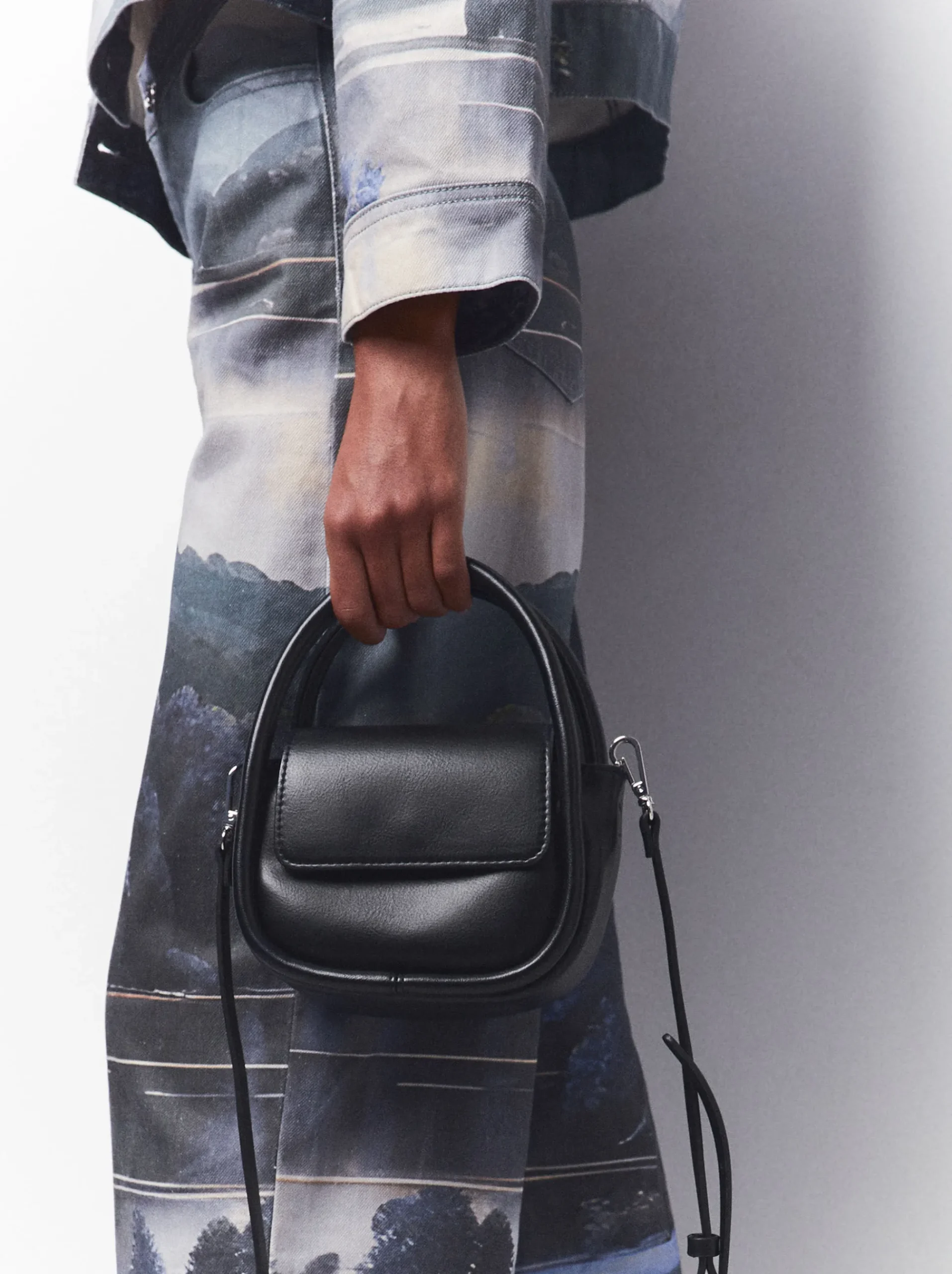 PARFOIS Kurze Ohrringe|Hoop-Ohrringe>Mini-Tasche Schwarz