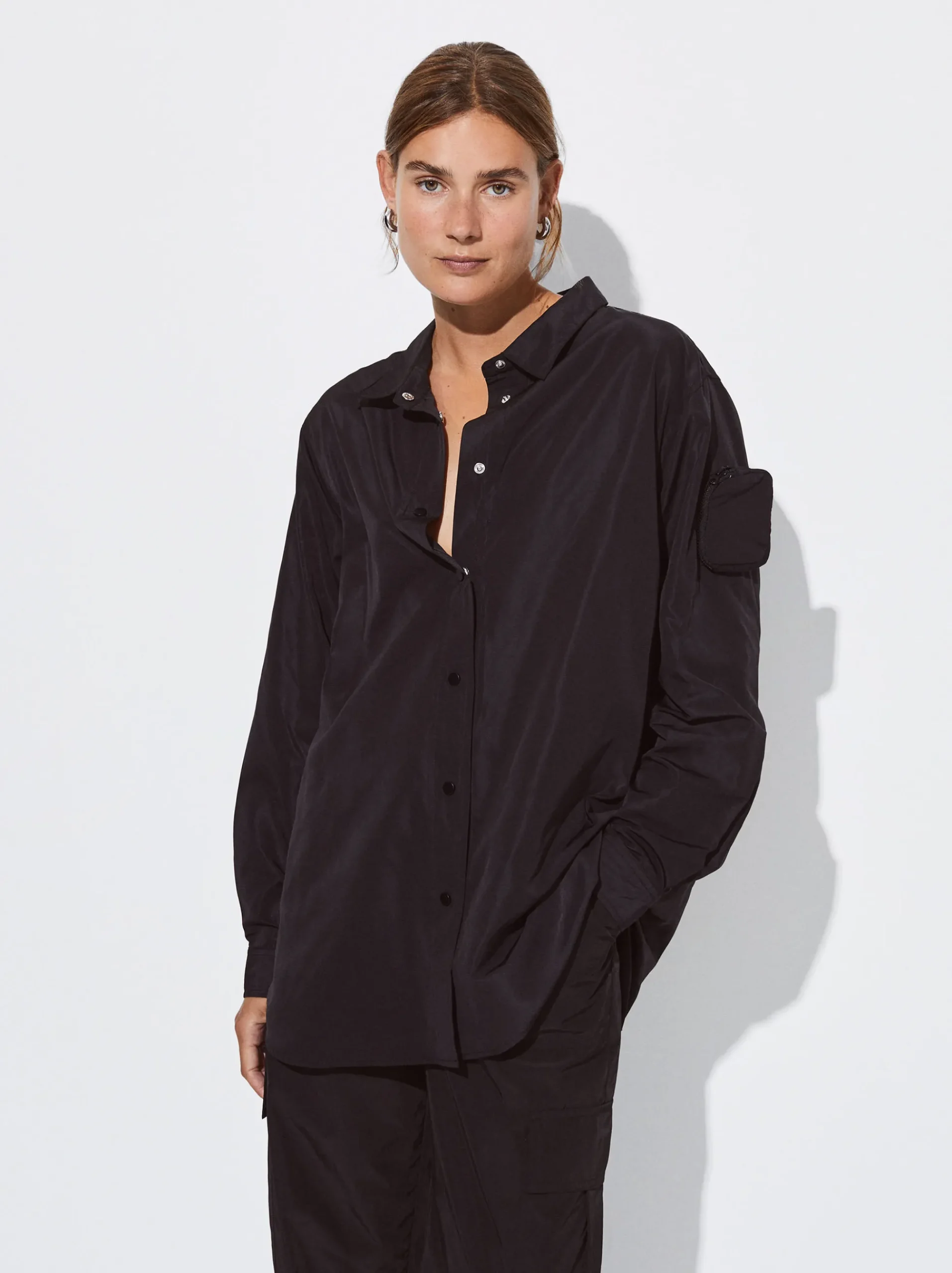 PARFOIS Basics|Strick>Online Exclusive - Hemd Aus Nylon Mit Tasche Schwarz