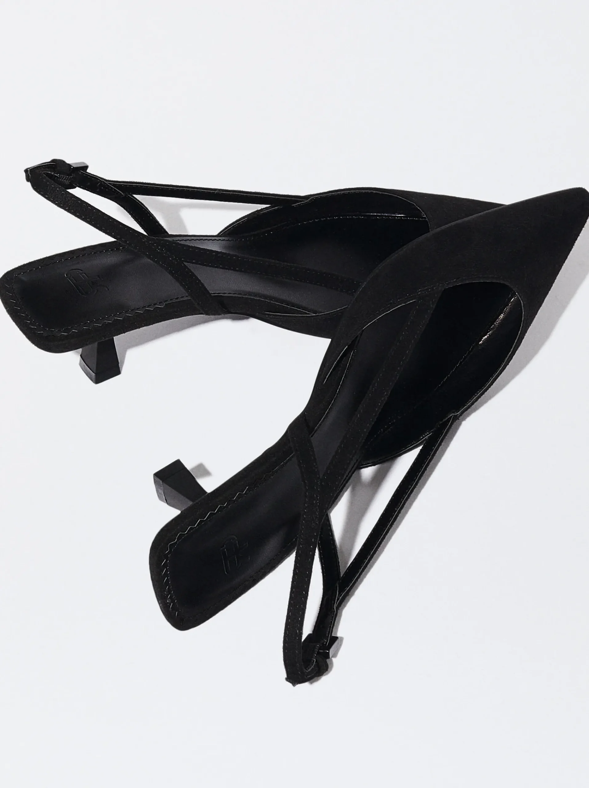 PARFOIS Raffinierter Modeschmuck|Kurze Ohrringe>Schuh Mit Slingback-Absatz Schwarz