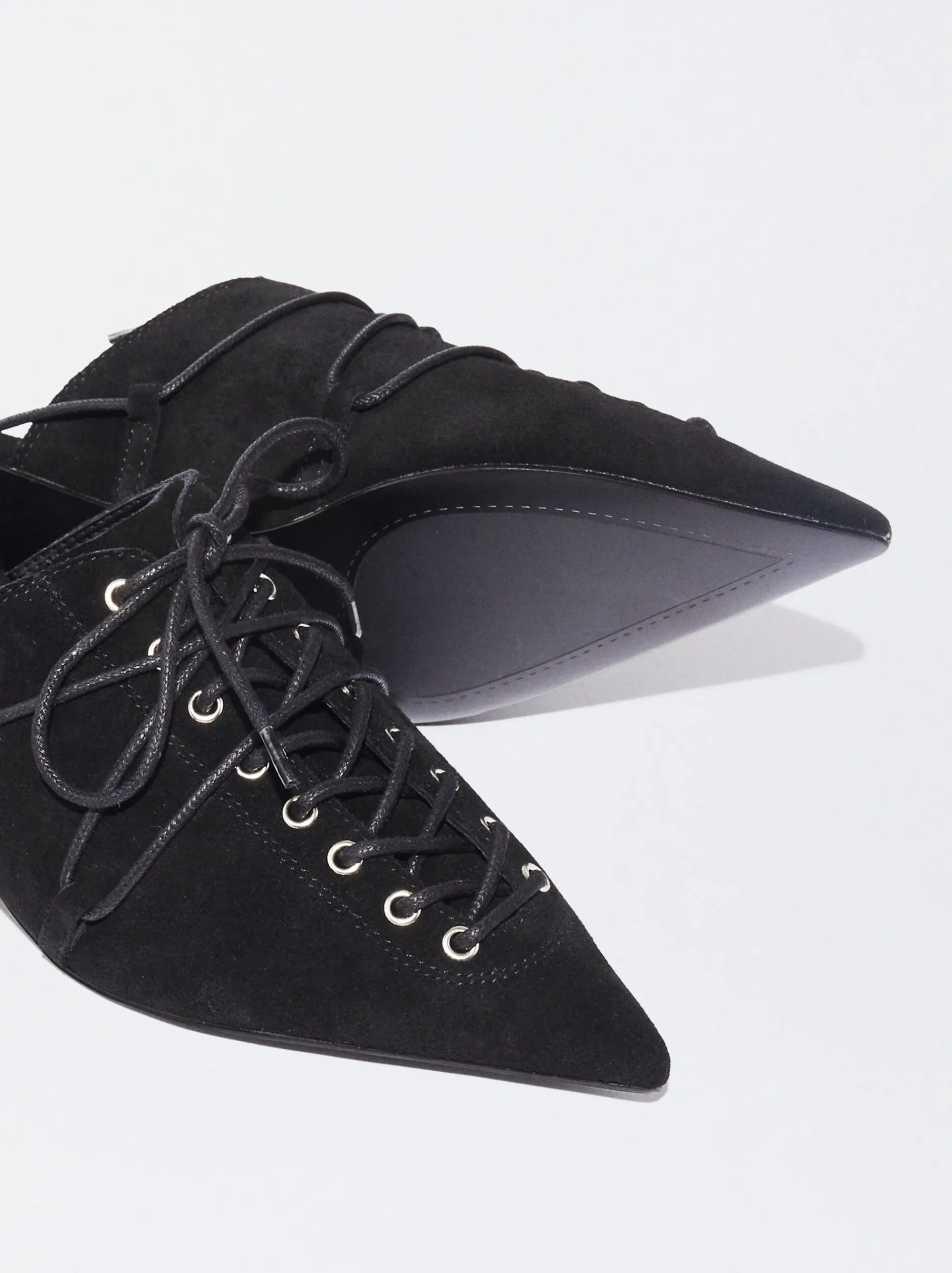 PARFOIS Raffinierter Modeschmuck|Kurze Ohrringe>Slingback-Schuhe Aus Leder Mit Schnürung Schwarz