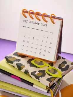 PARFOIS Printed>Tischkalender 2023/2024 Lila